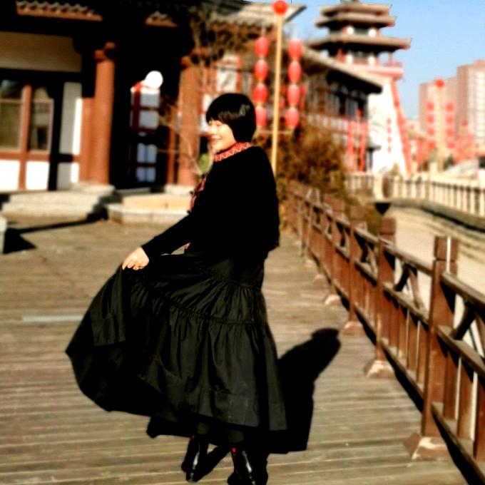 吉丽.