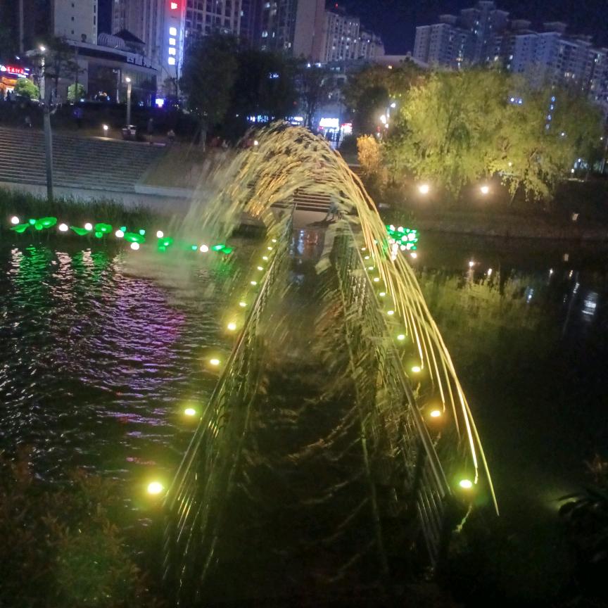 烈酒伴浓烟