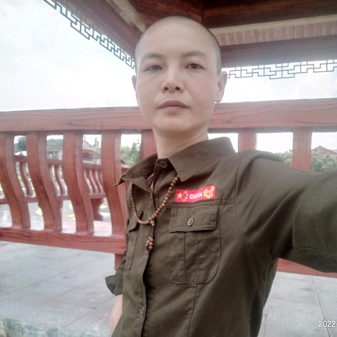 李盟天