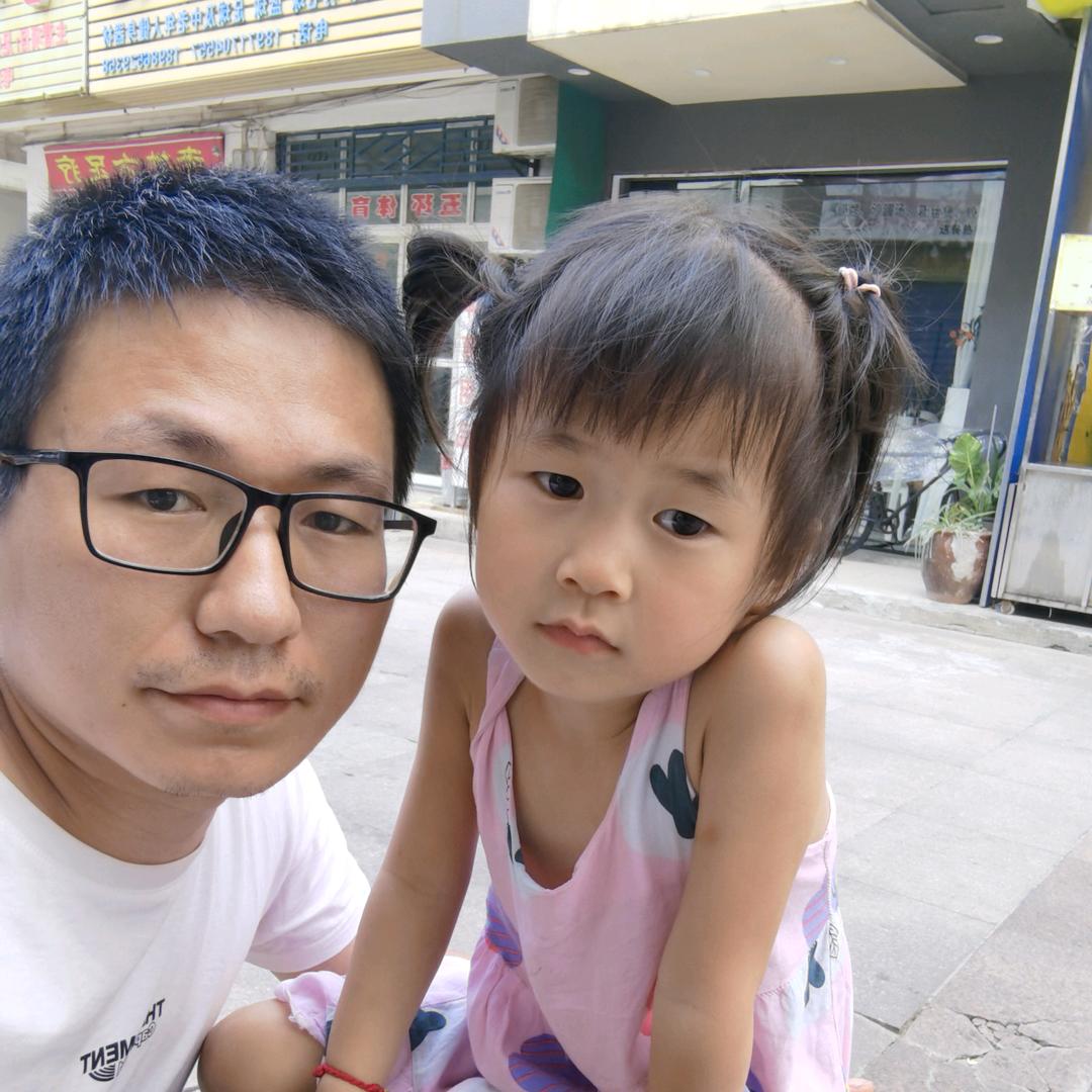 曹三万 茶本茶台球很忙