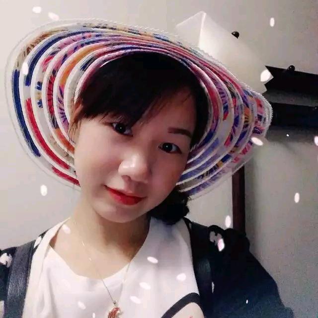 Emily（艾米妮）