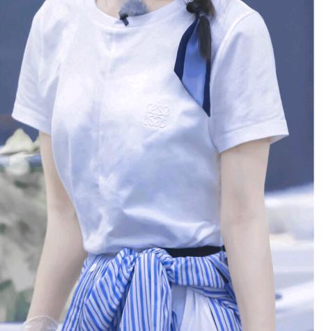 黄岛区依雅德服装店依彩纷呈依路有你