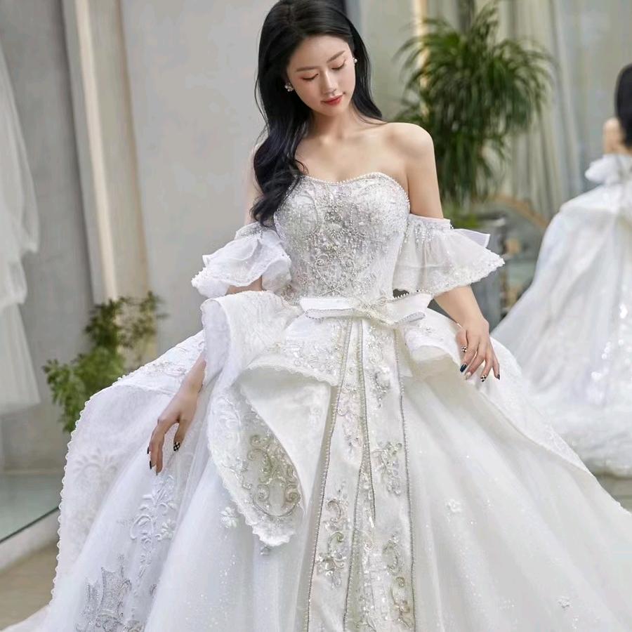 依慕婚纱礼服