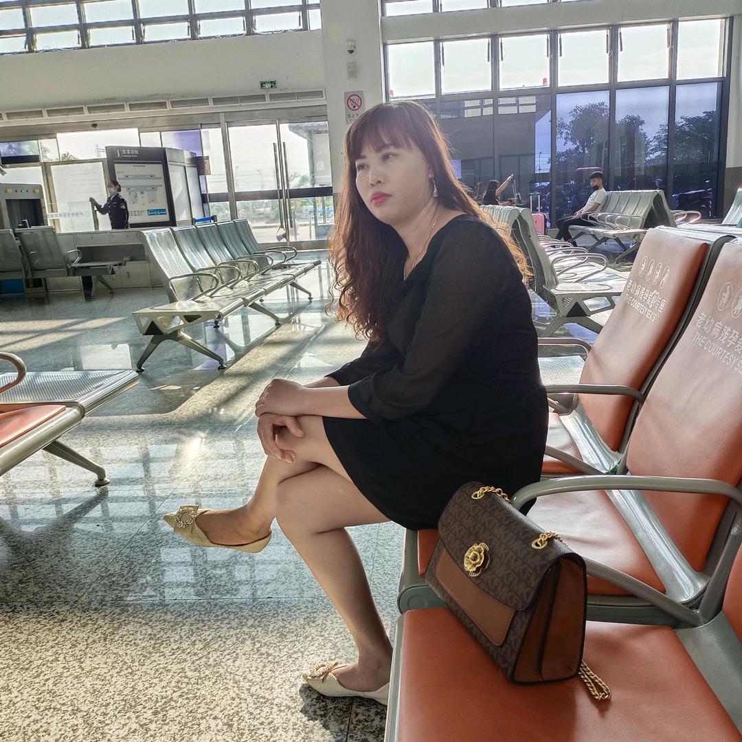 东方八所李姐