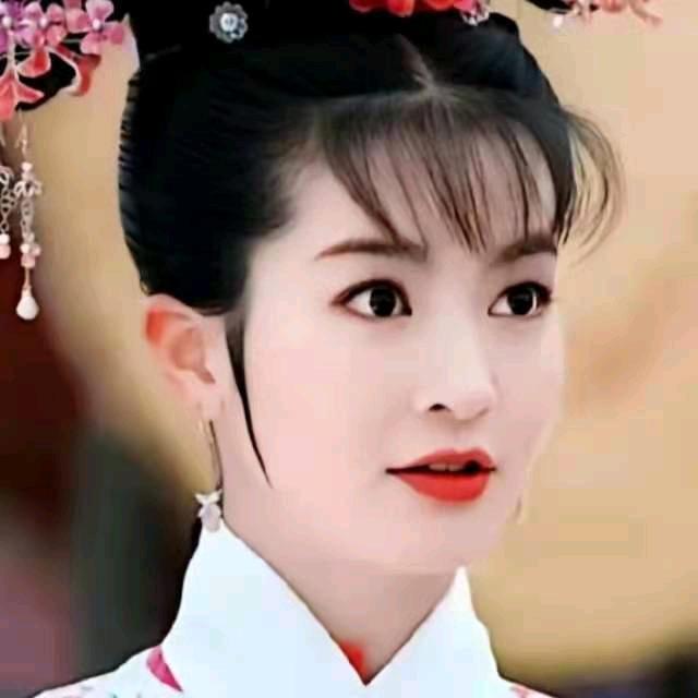 小燕子，不定时开播