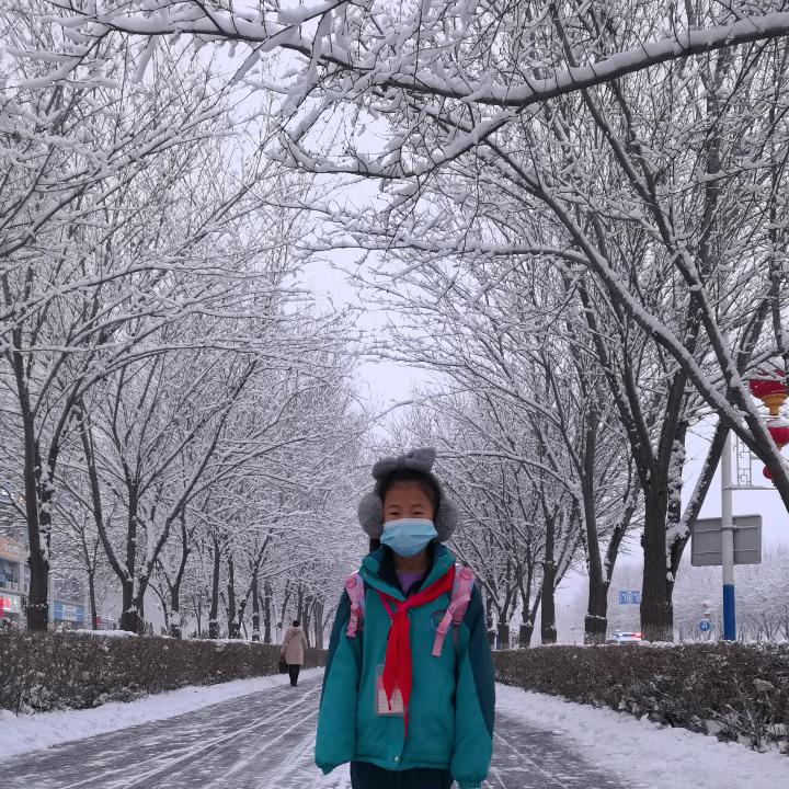 江江：爱跑步。