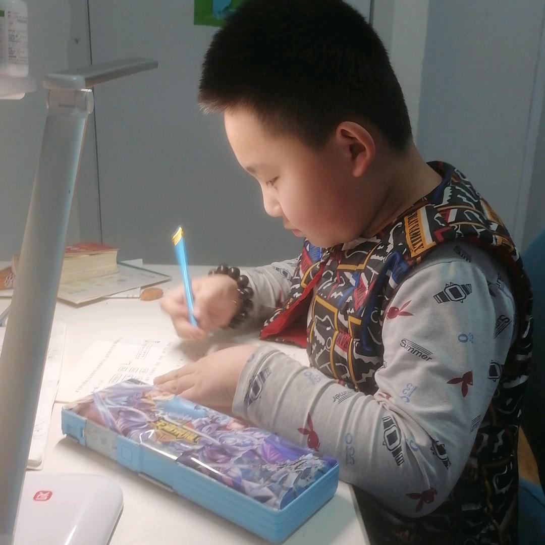 我有一个小欠儿登