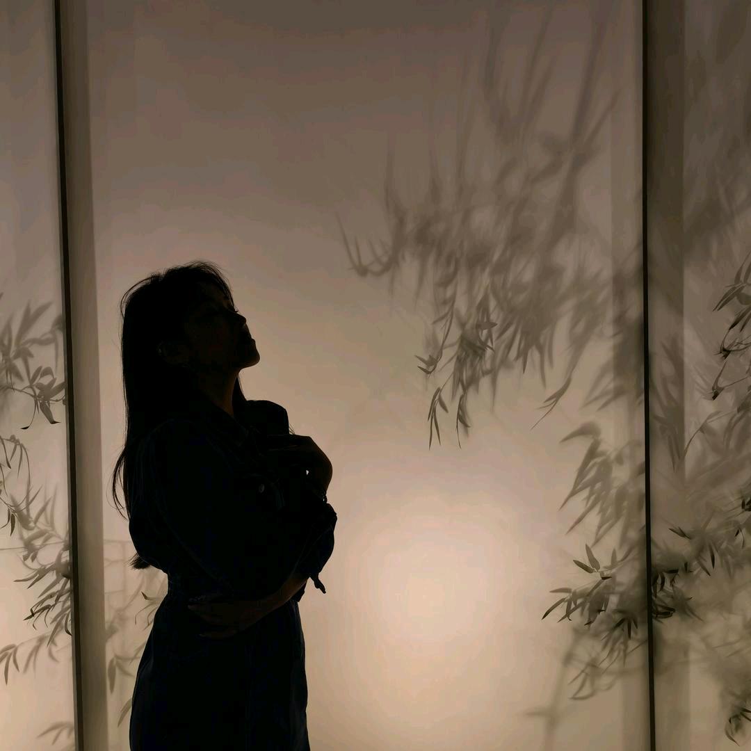Ivy_洛凝