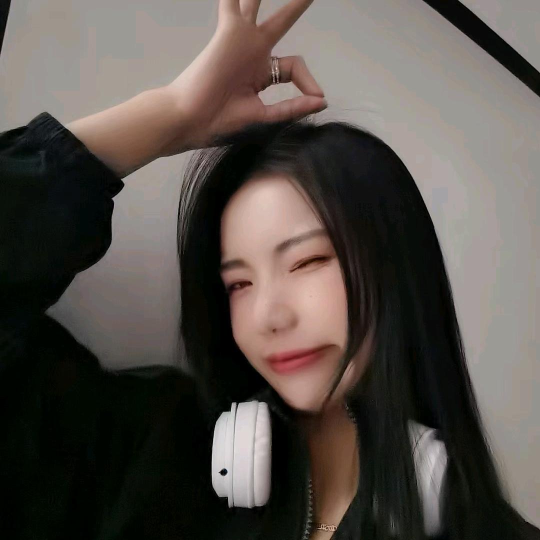 。Amor伊一。