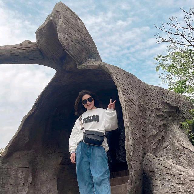 弋阳县汇金二楼肯德基这头上电梯《时尚佳人