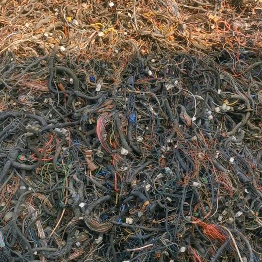 大量回收报废汽车线