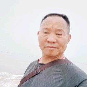开心的小老头