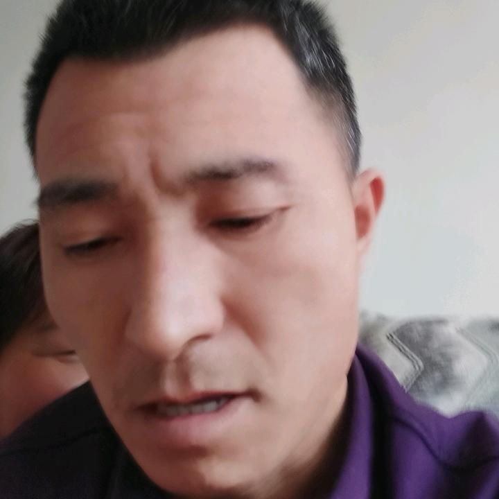 大量收棉花。