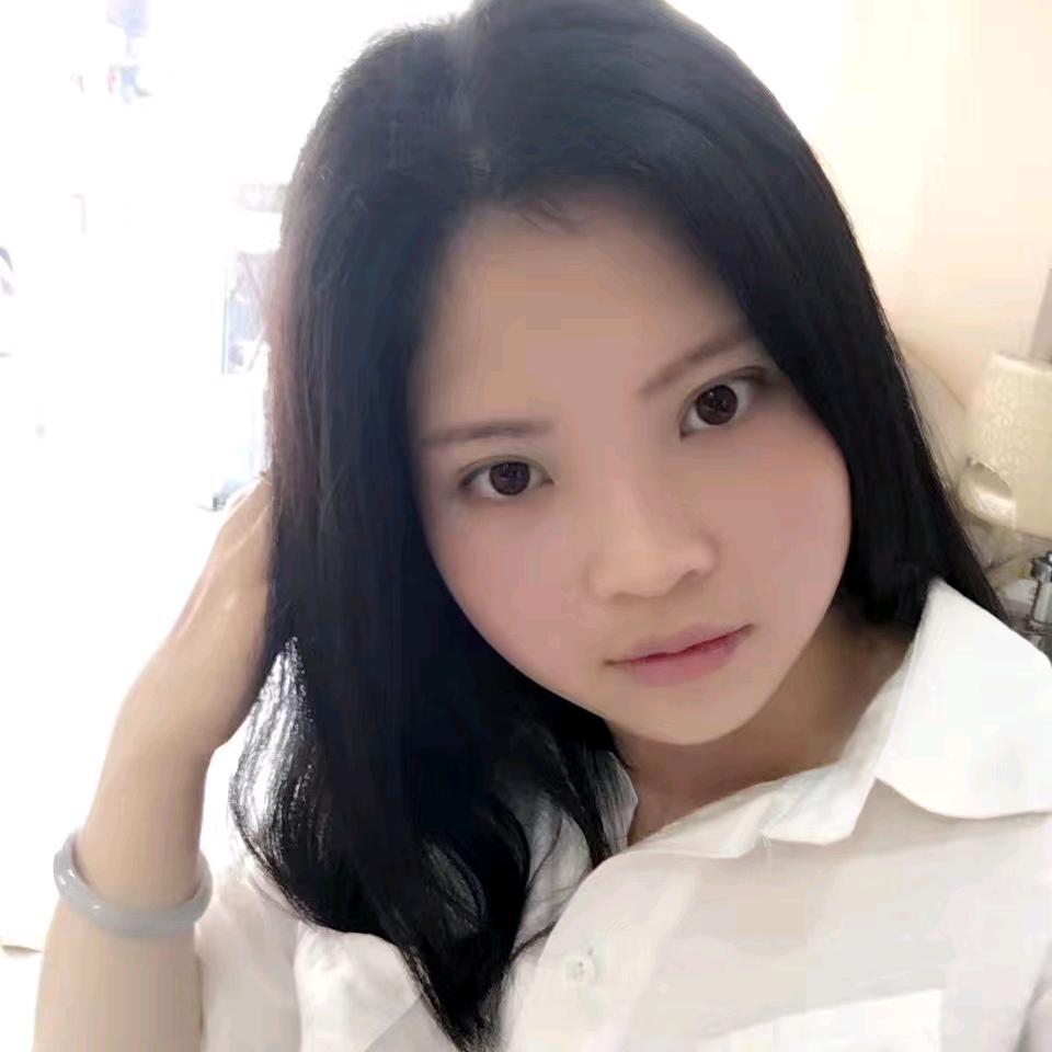 依小