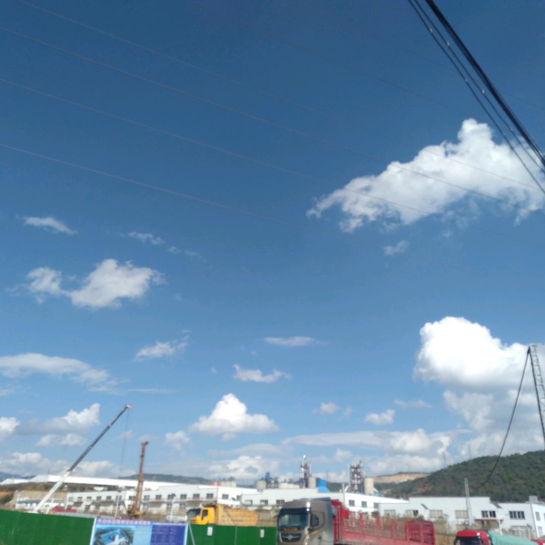 勐柳清雅名妆、唯衣女装