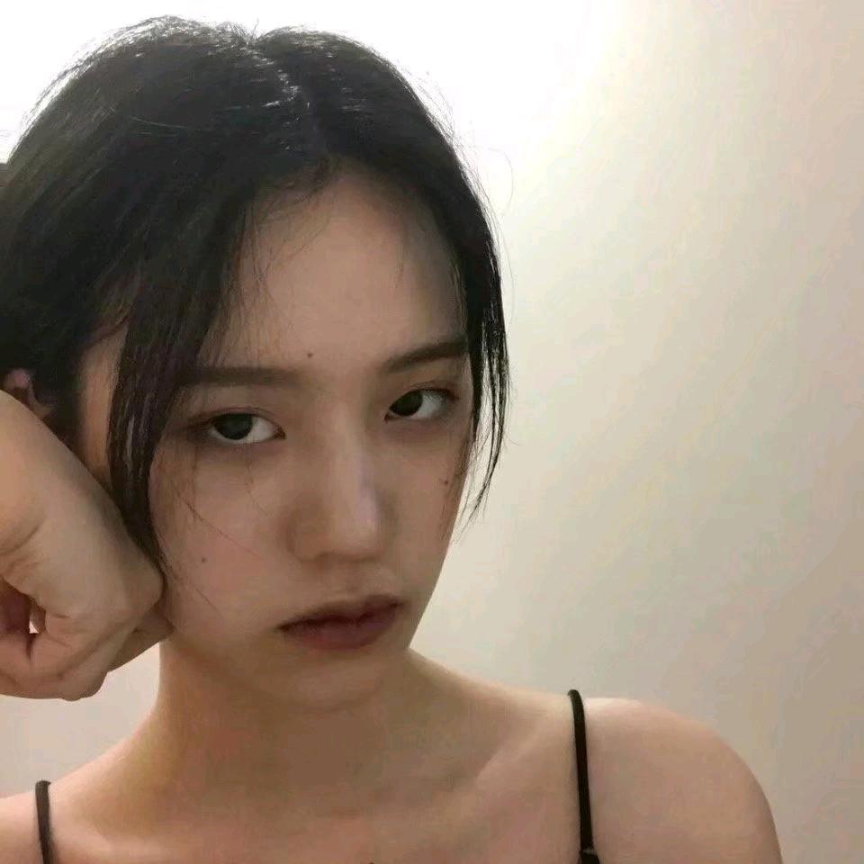 🥀指尖💔微微凉🥀