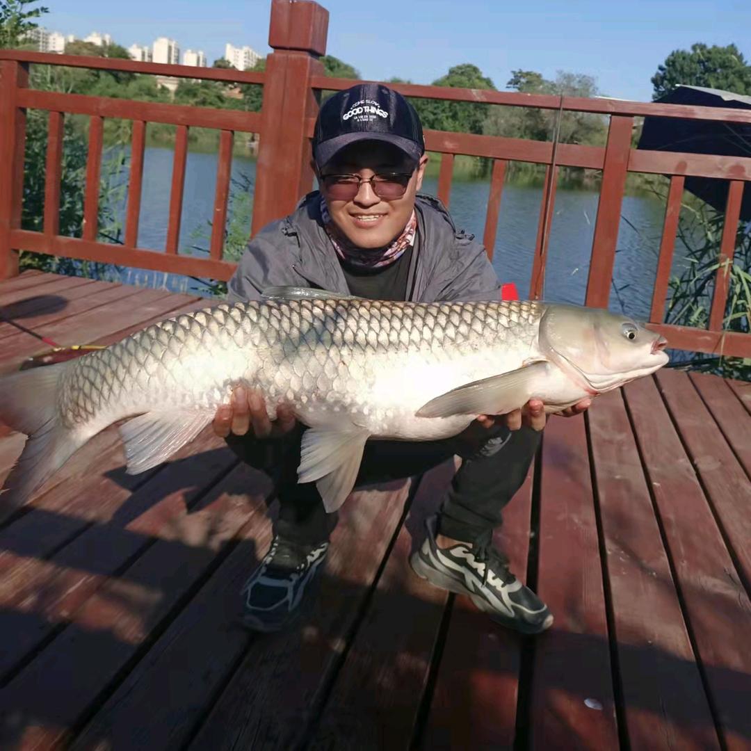 🐠小哥爱钓鱼🐙