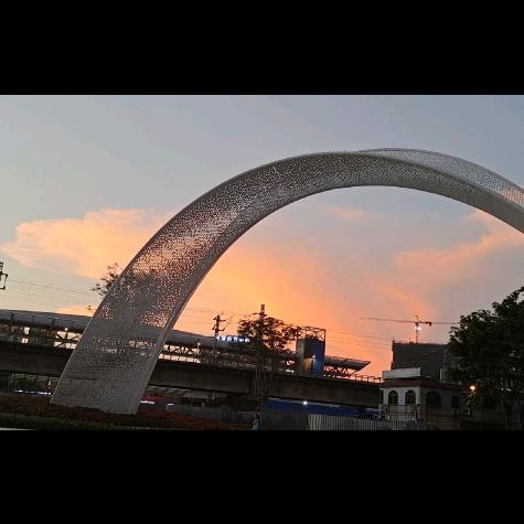 三个大学生的妈妈