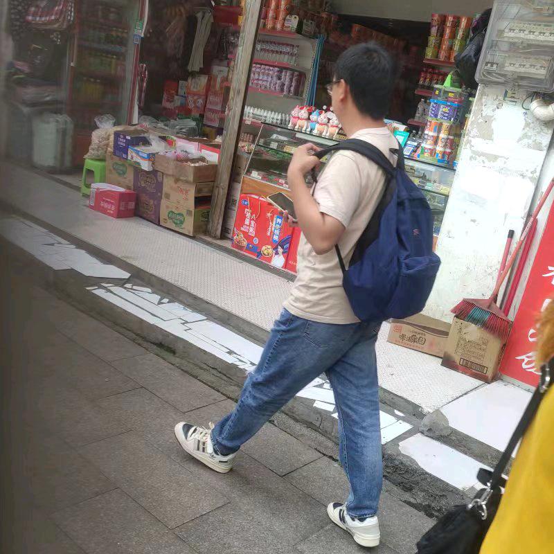 单身一人闯天下