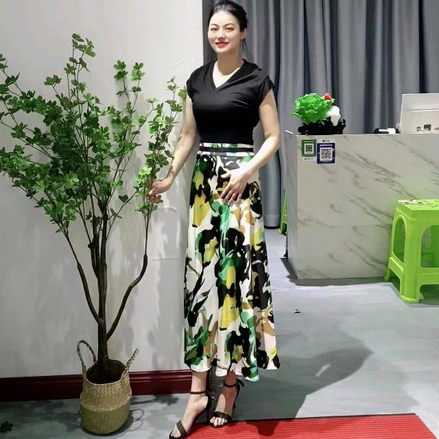 向阳米兰时尚女装店