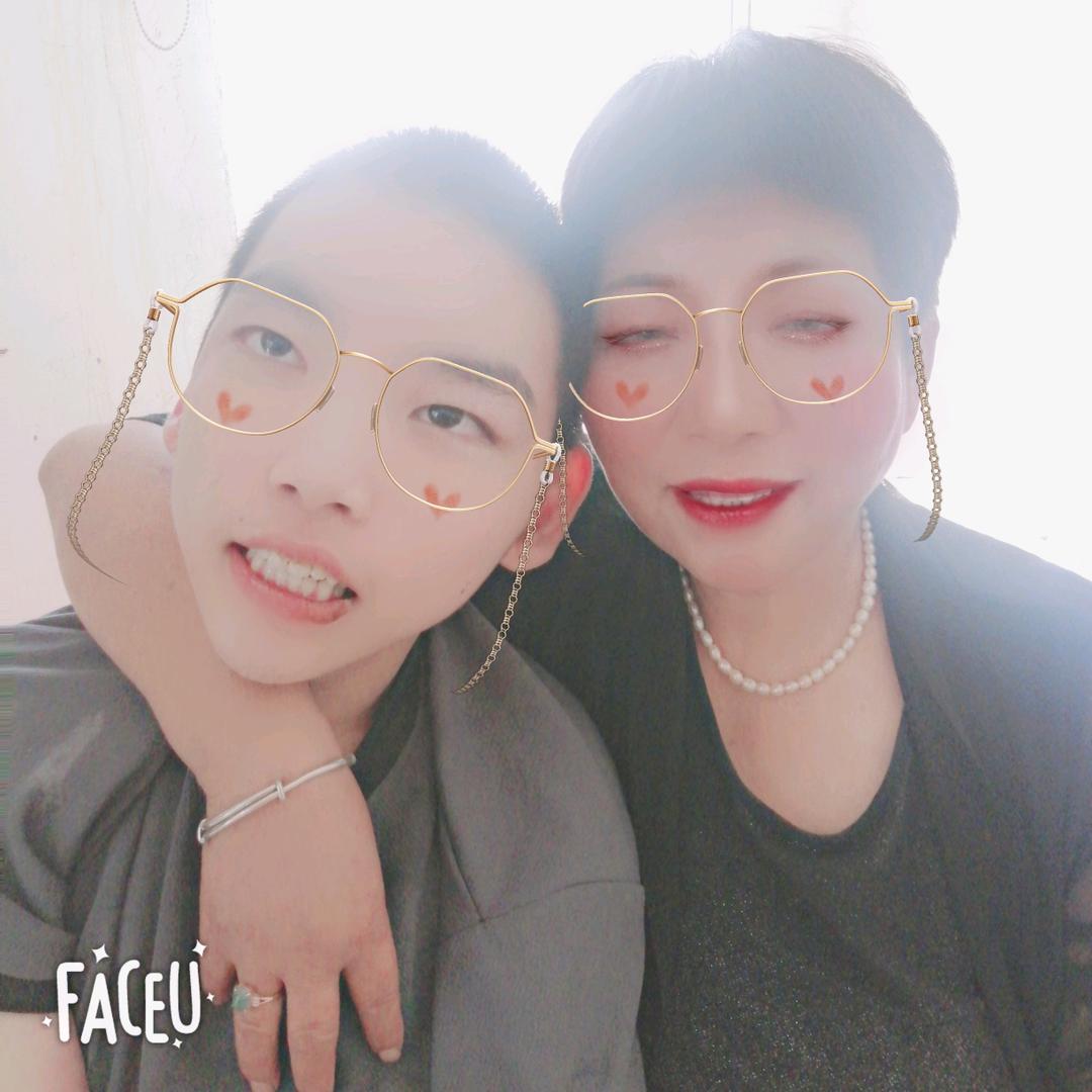 张一凡母子