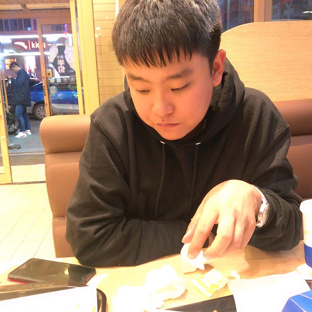 刘刘.