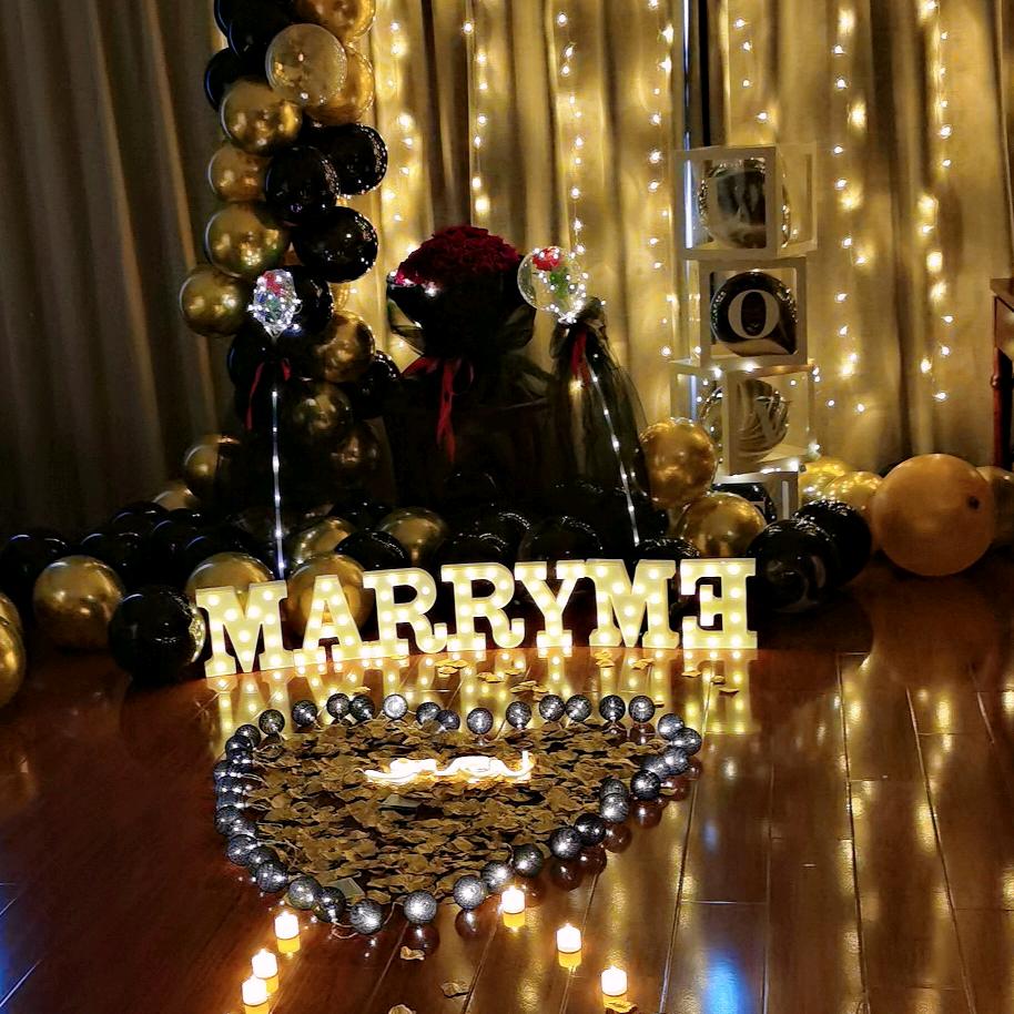 若安生、莞尔一笑、