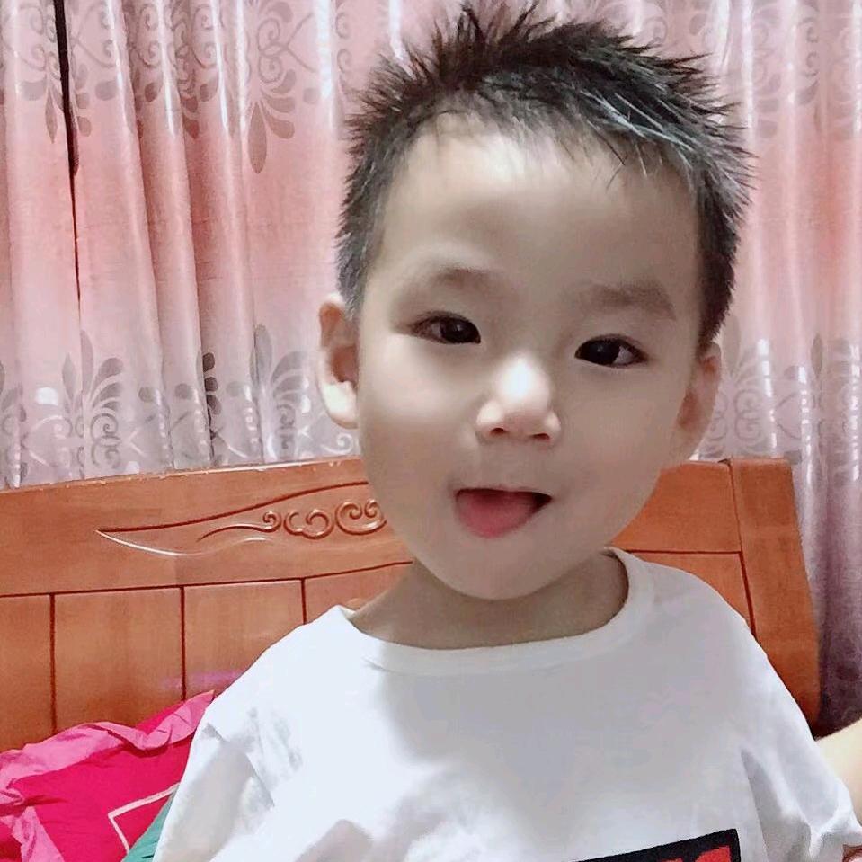 笑容可以瞒过所有人，可心痛却瞒不过自己