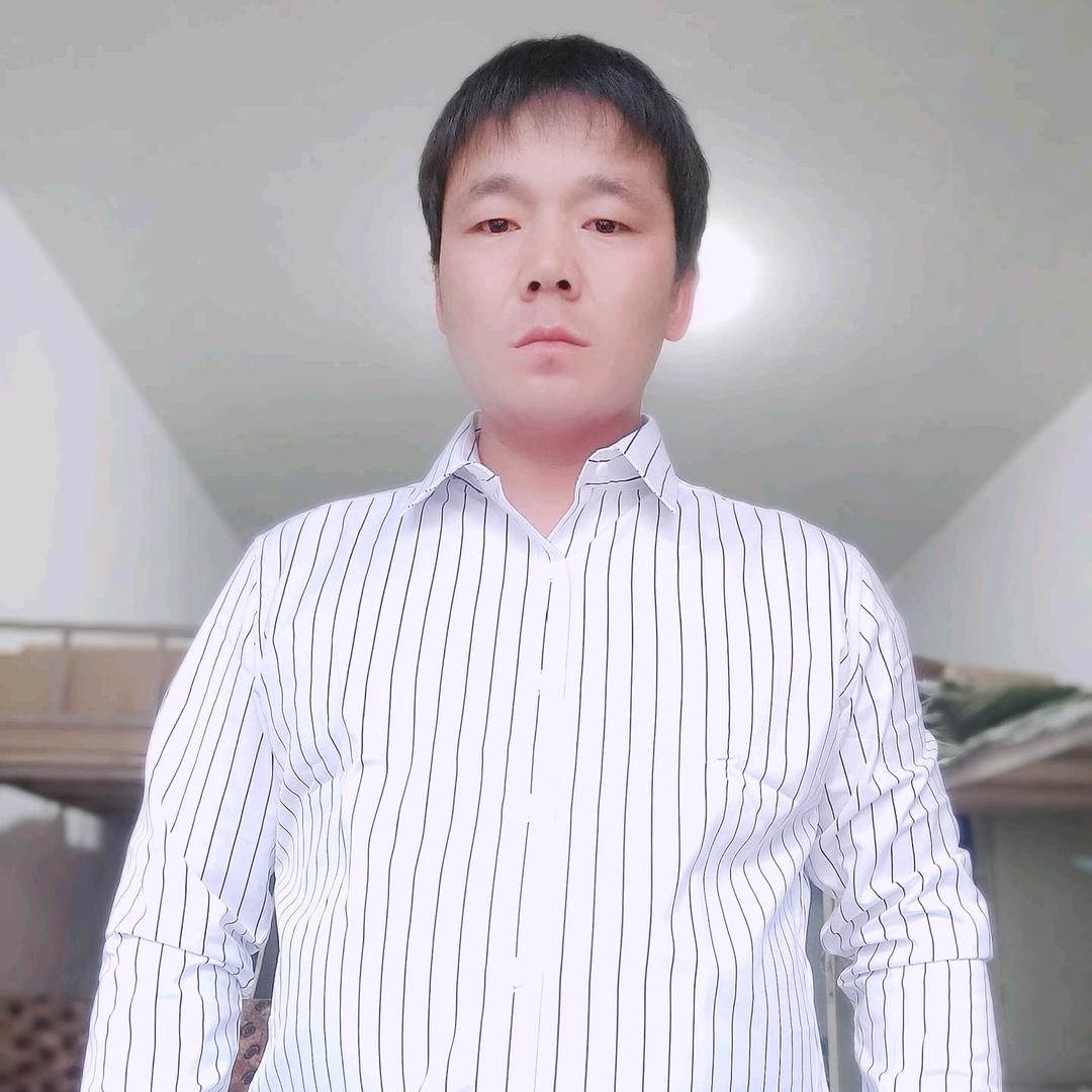 灯火阑珊。