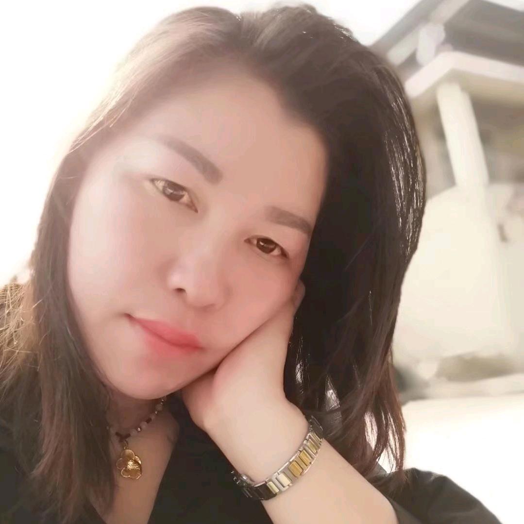 杨英，