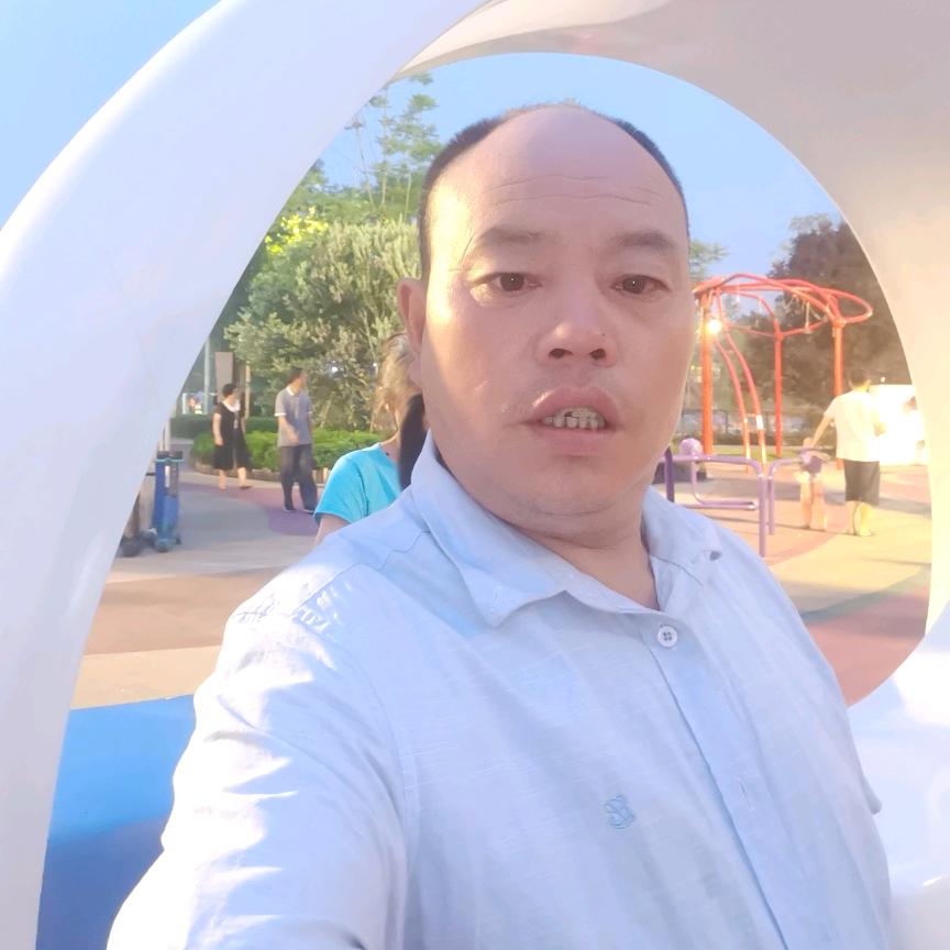 一见钟情。单