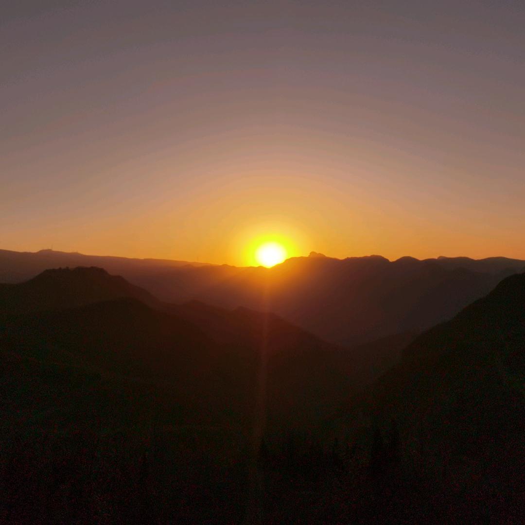 凯  旋