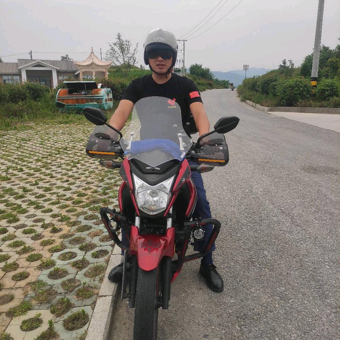 骑着摩托去旅行