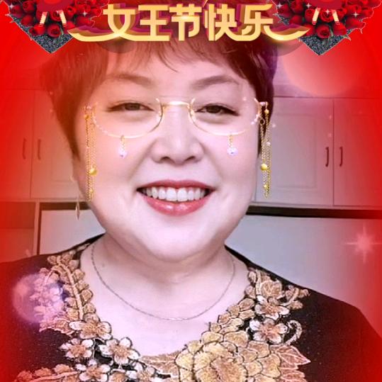 两个快乐宝贝的奶奶