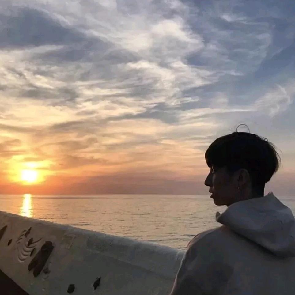 ʚ深̶海̶不̶蓝̶͜☆