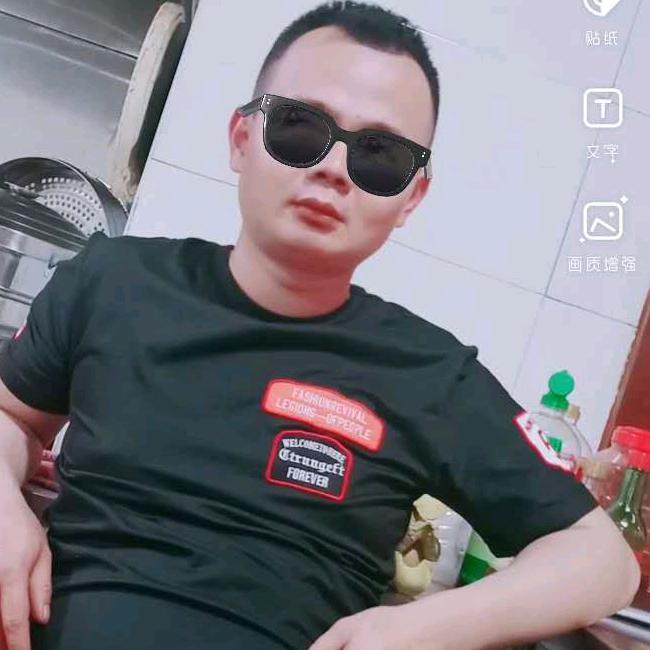 廖勇奇