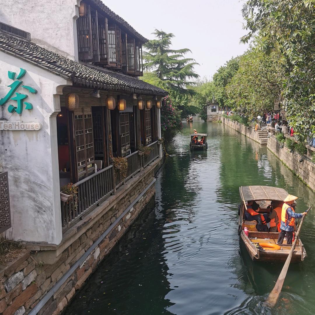 可 鸿