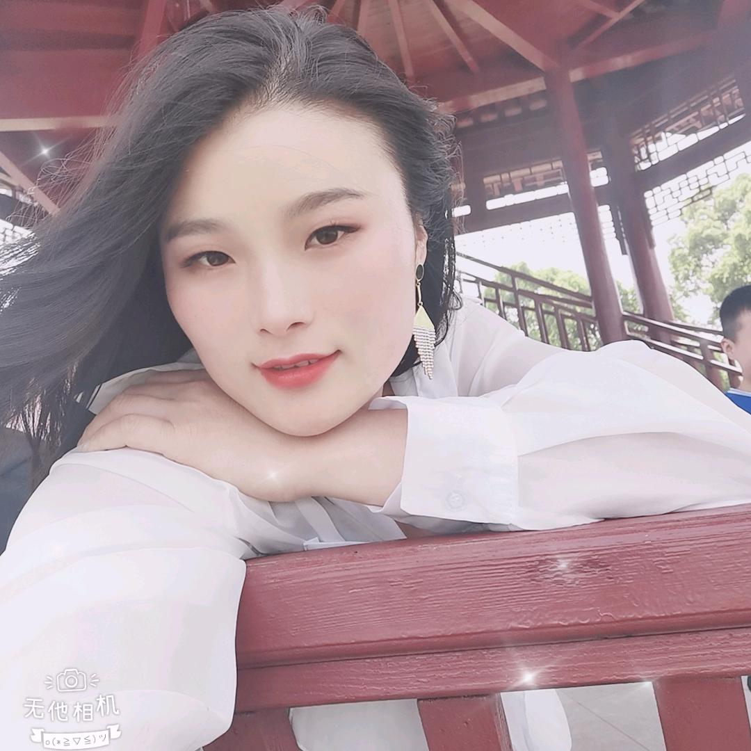 卖烤肠的琴儿