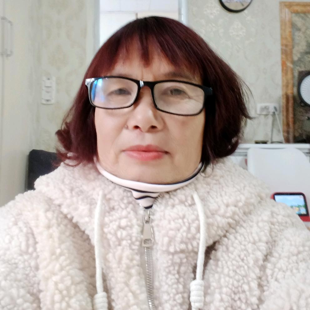 英子