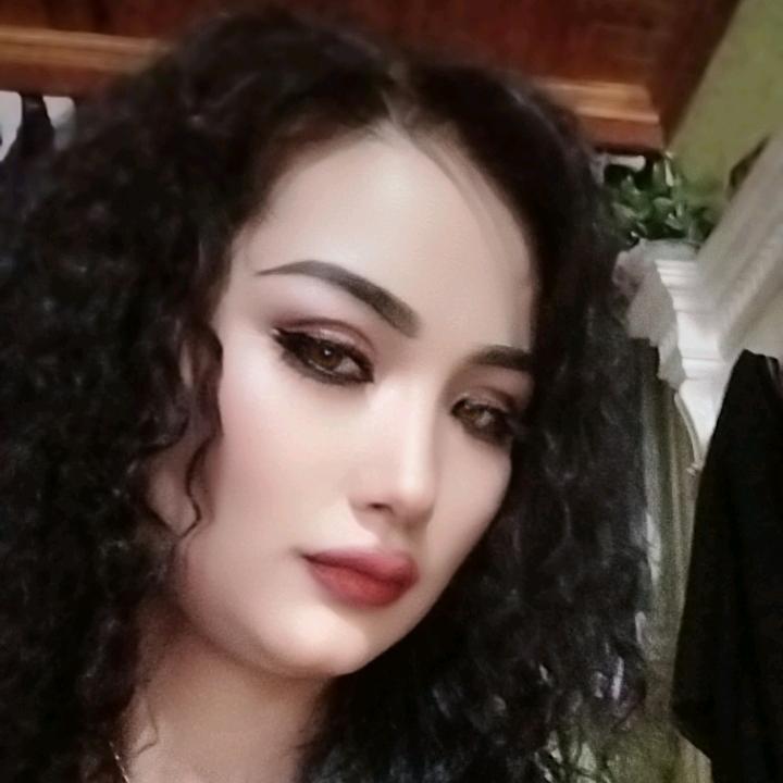 库车花蕊服装店