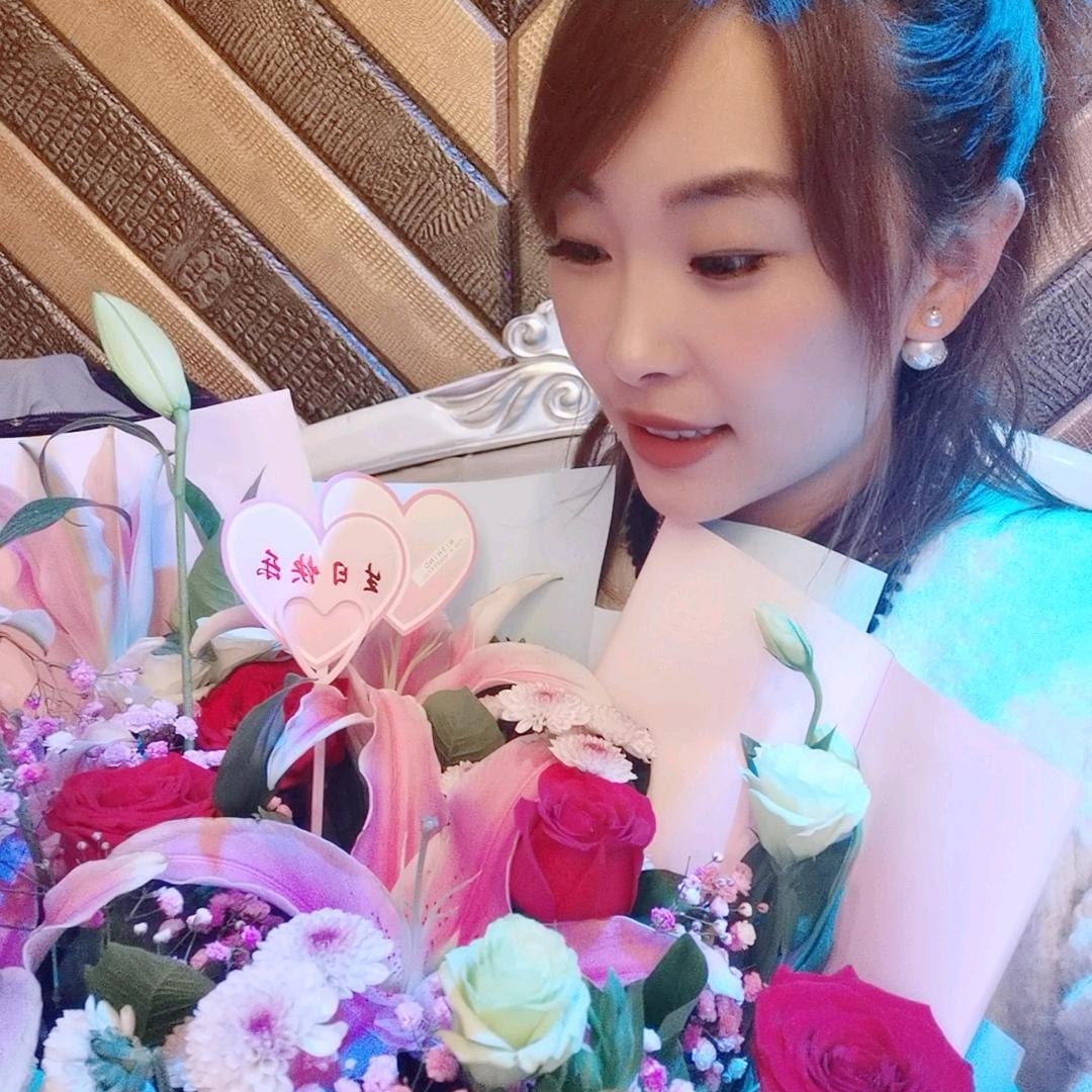淡淡 🌹清香