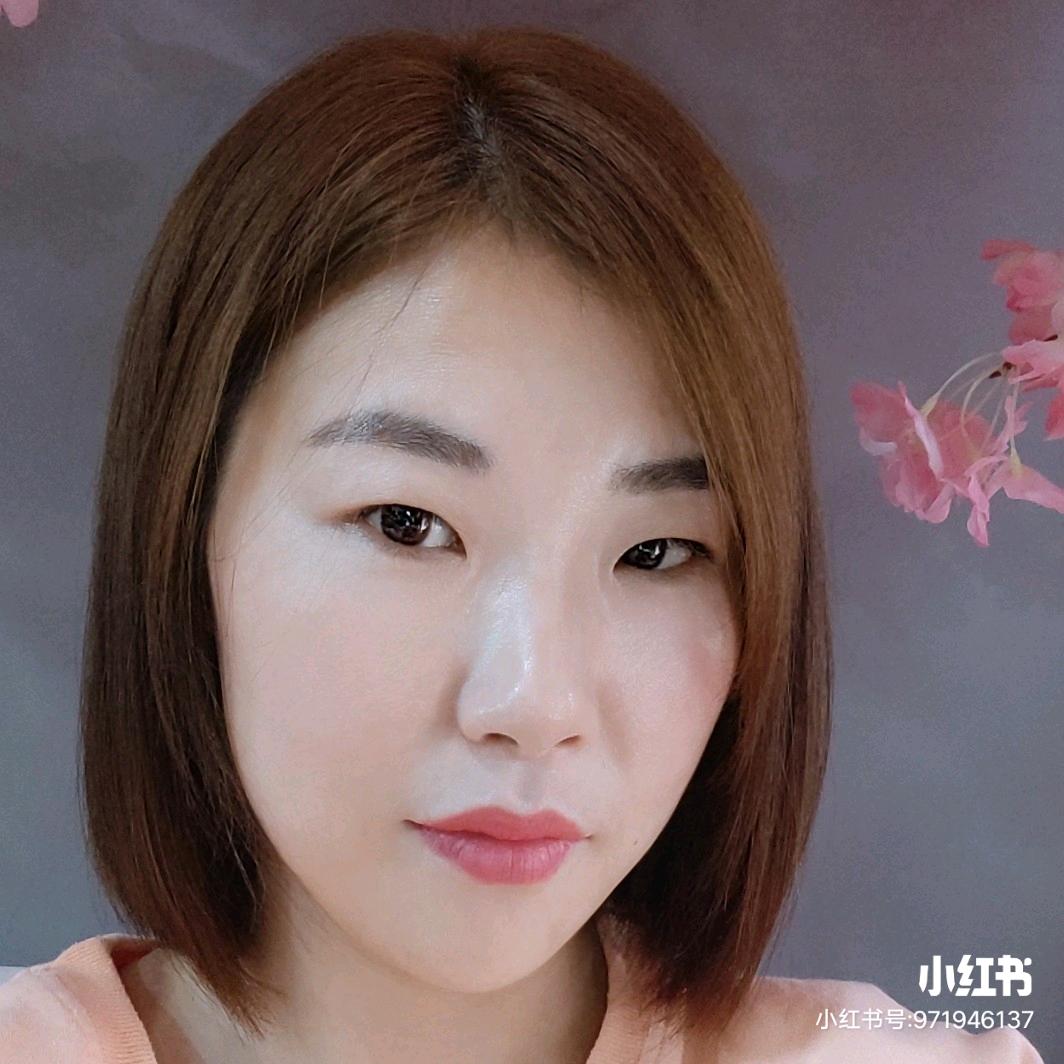 村里有个姑娘叫小芳