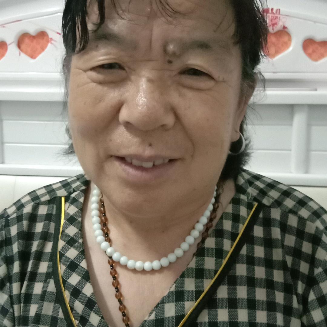 黄凤英