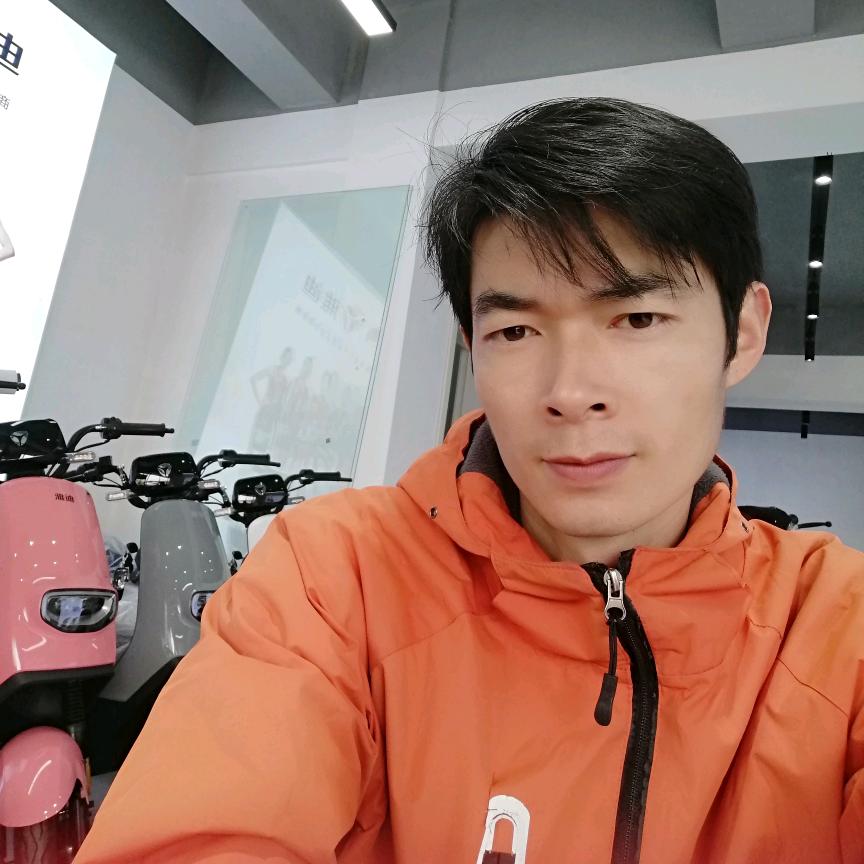 柳州小孟哥 电动车出租 销售电池批发