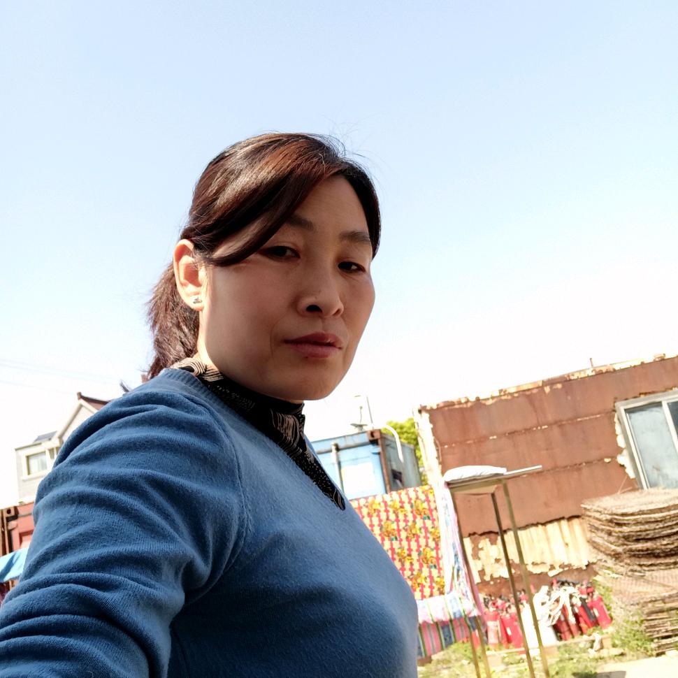 卢姐每天不定时开首播