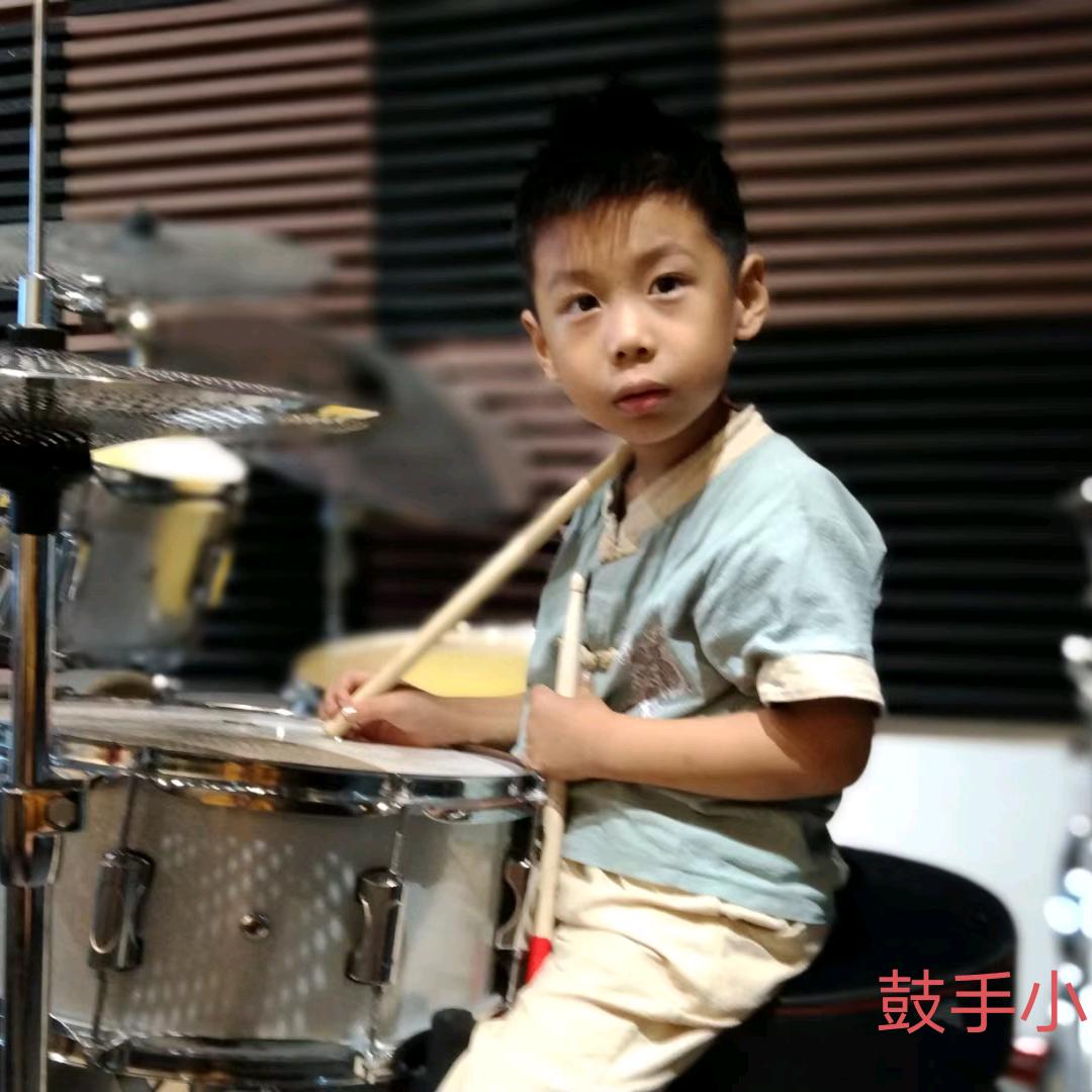 鼓手小屹