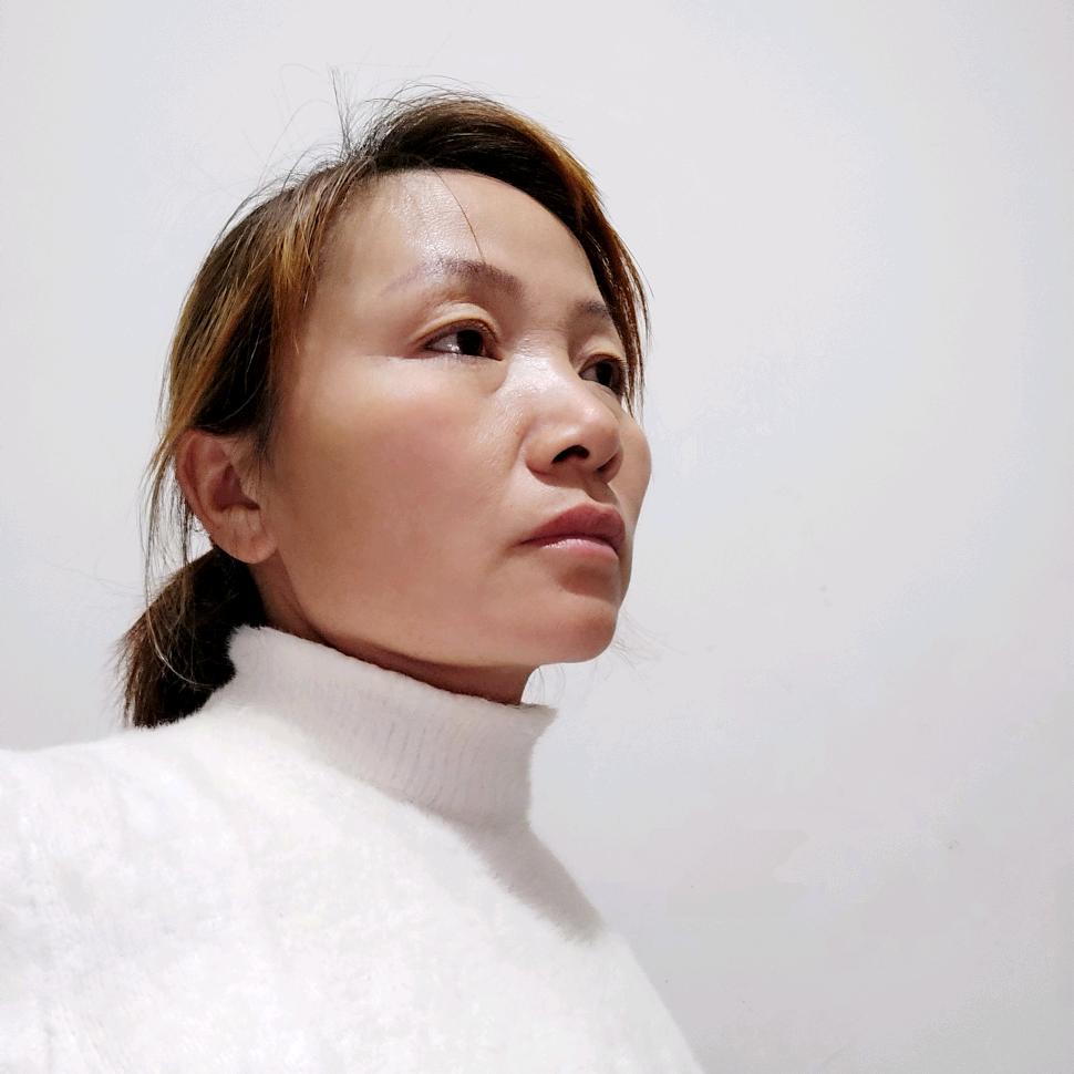 一只唇彩。