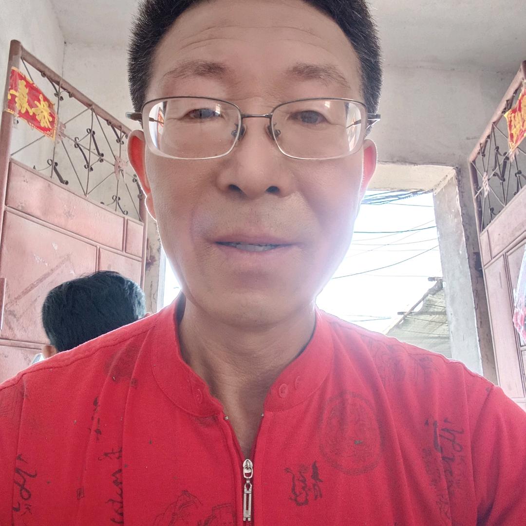 两宝贝的爷爷