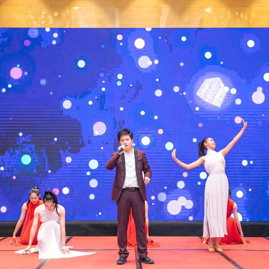 爱唱歌的文友哲