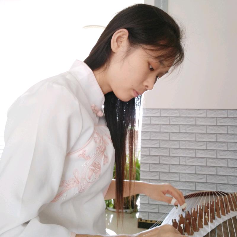 清月无尘